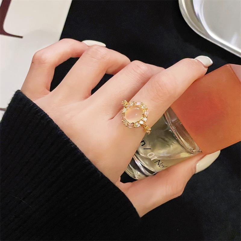 Farbe Schatz Ei Oberfläche Offener Ring Imitation Chalcedon Leichter Luxus Voll Mit Diamanten Zirkon High-End Oval Kürbisring Weiblich