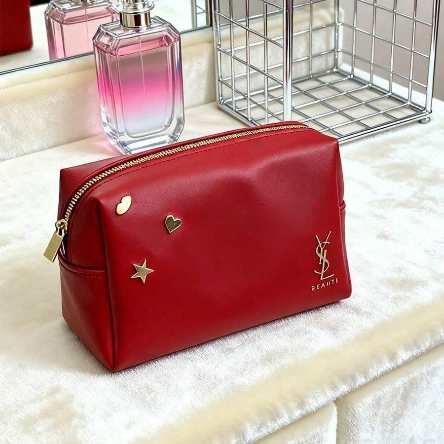 ​Czerwona kosmetyczka YSL z ozdobami w postaci złotych gwiazdek, damska podręczna kopertówka, organizer na codzienne niezbędniki​