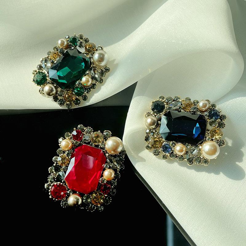 Women Trendy Classic Square Brooch Pin Luxury Vintage Lady Coat Clothing Pins Jewelry Gift