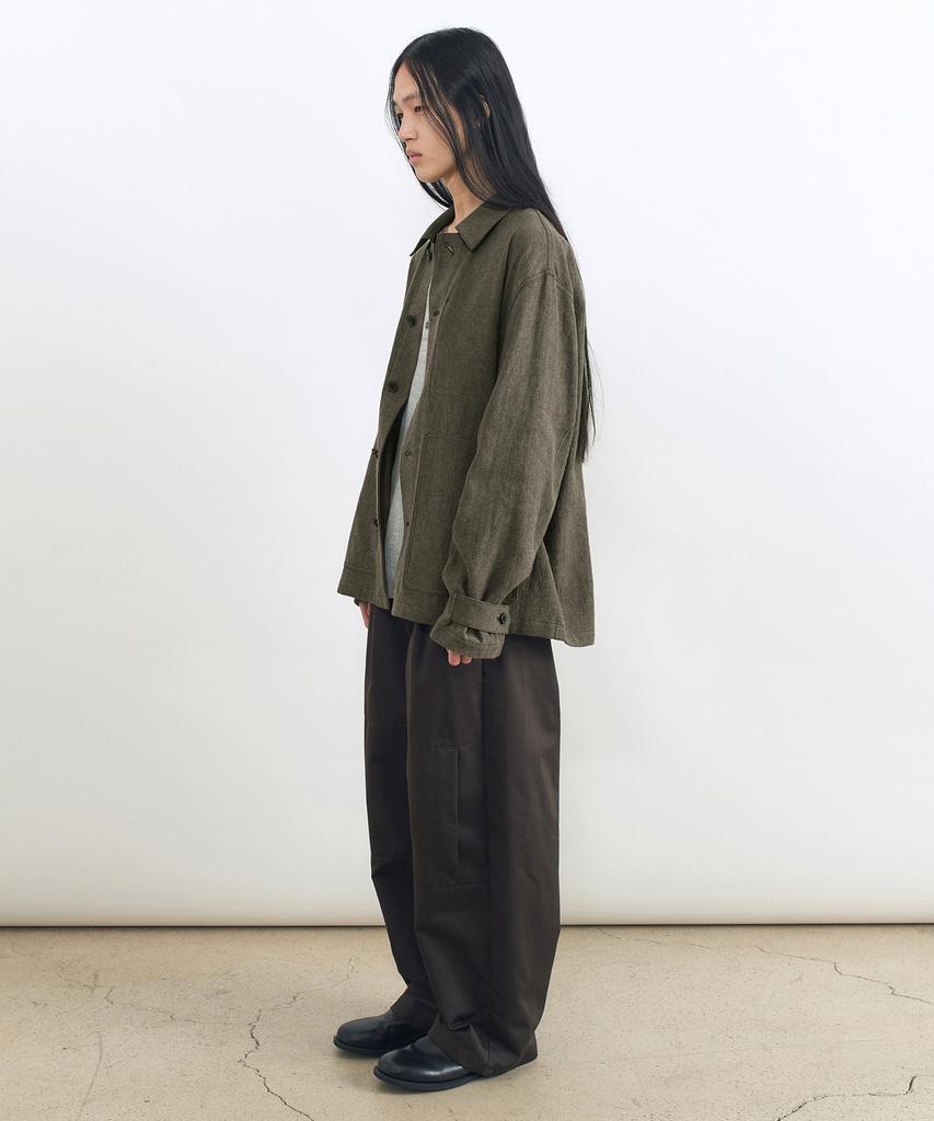 INSILENCE Curved Pleated Chino Brown