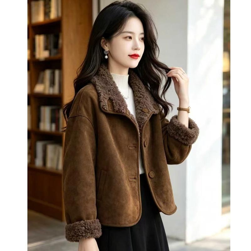 Autumn and Winter Double-sided Lamb Fur Integrated Coat Women's Short Fashion Warm Coat