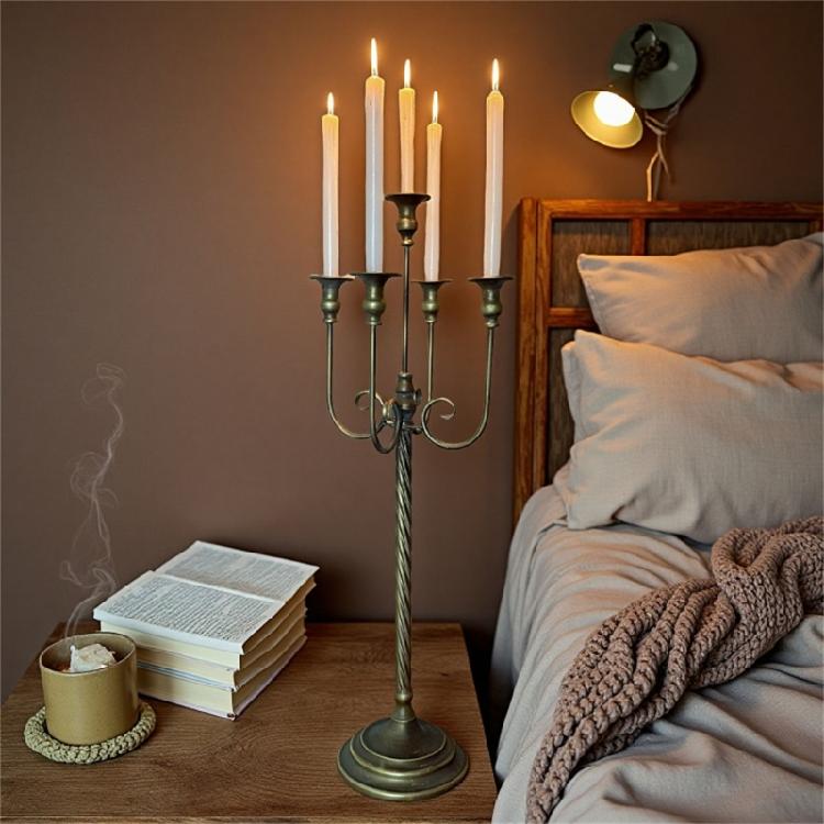 Fünfarmige Eisen-Spitzkerzenhalter Kerzenständer Dekorative Kerzenständer für Hochzeit, Esstisch, Heimdekorationen