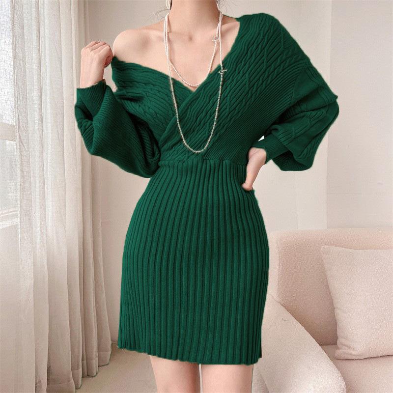 

European and American deep v backless low-cut hip-wrapped skirt, sexy exposed collarbone long-sleeved knitted dress, waist and figure 48-183 (average size)