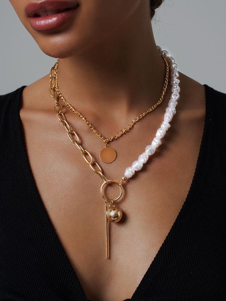 Geometric Pendant Necklace With Large And Small Squares
