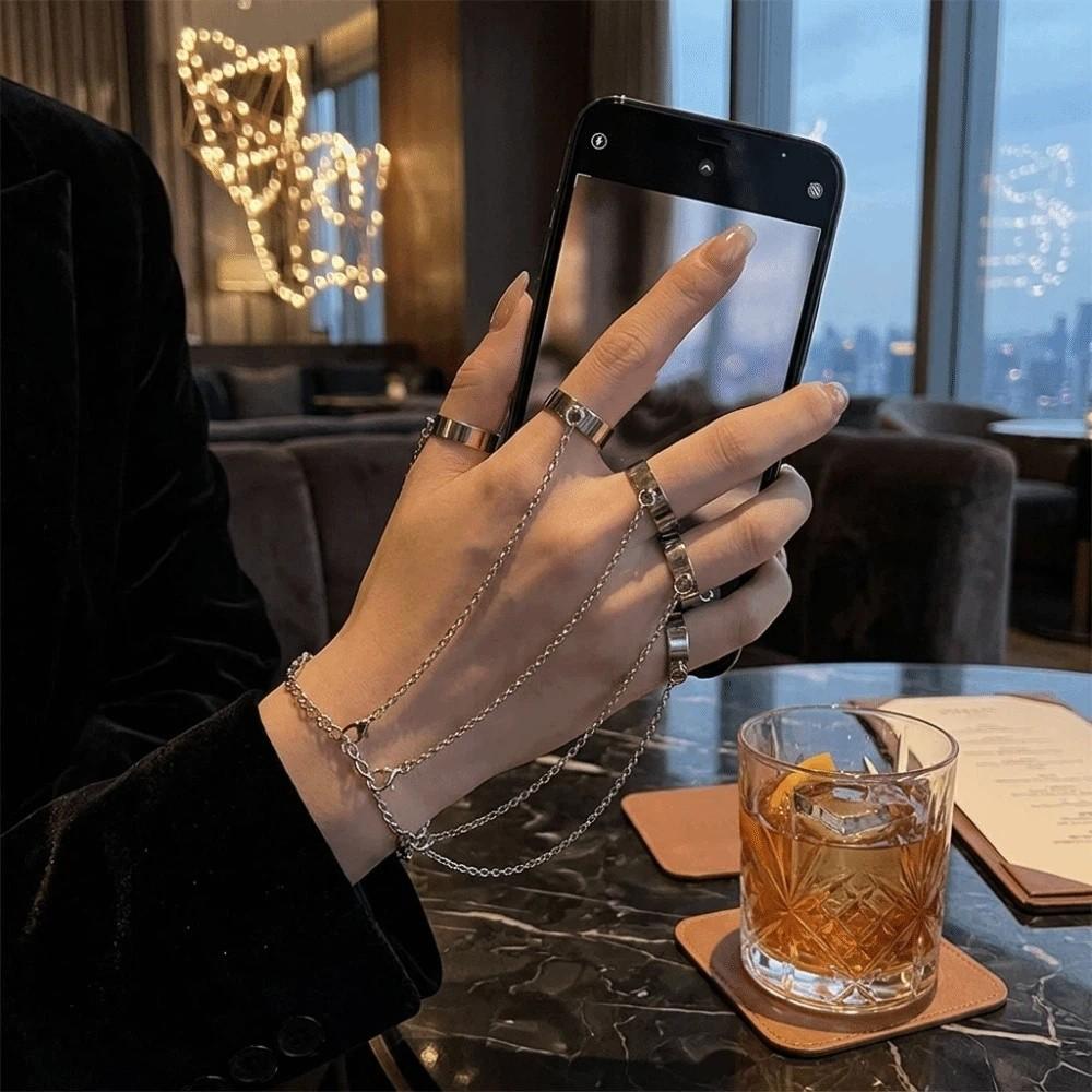 Abnehmbares Punk-Armbandring Gothic-Fingerkette Cooles Design Handgelenkarmbandring Unisex