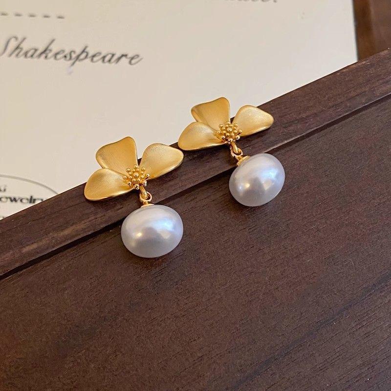 French Flower Pearl Earrings Elegant Irregular Drop Earrings Temperament Charm Earrings Vacation Party Jewelry For Women