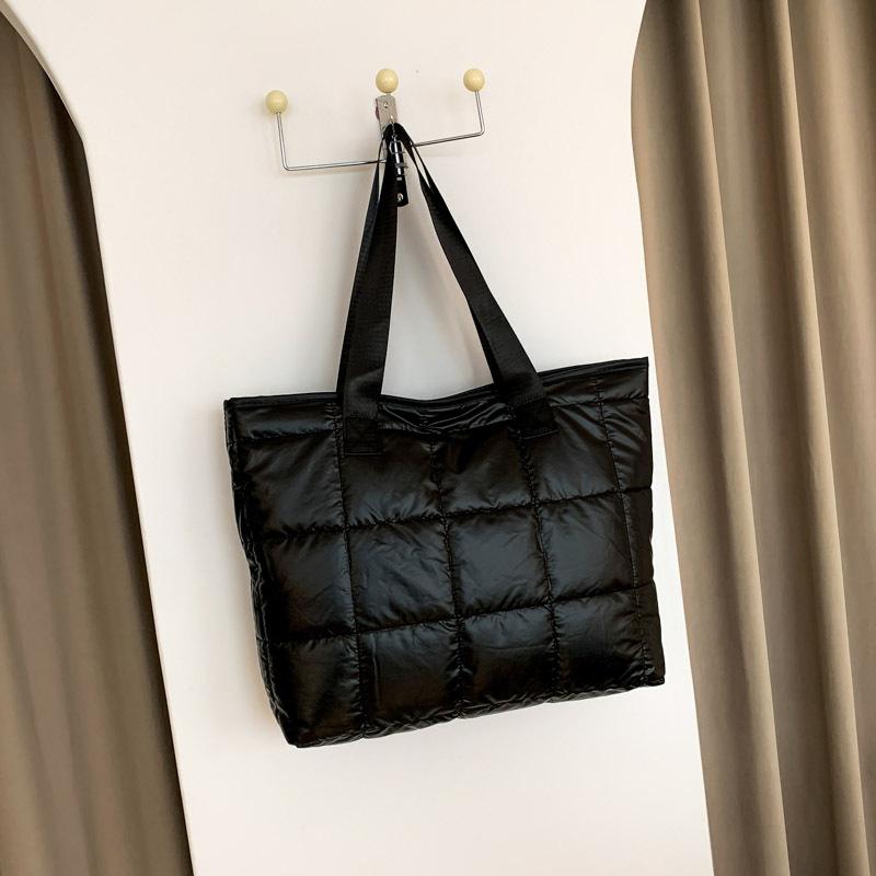 

Fashionable Large Capacity Tote Bag Autumn Winter Style Versatile Single Shoulder Underarm Bag Handbag for Women