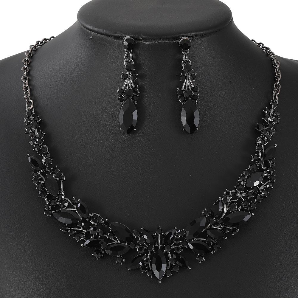 European & American Fashion Crystal Necklace and Earrings Set for Brides
