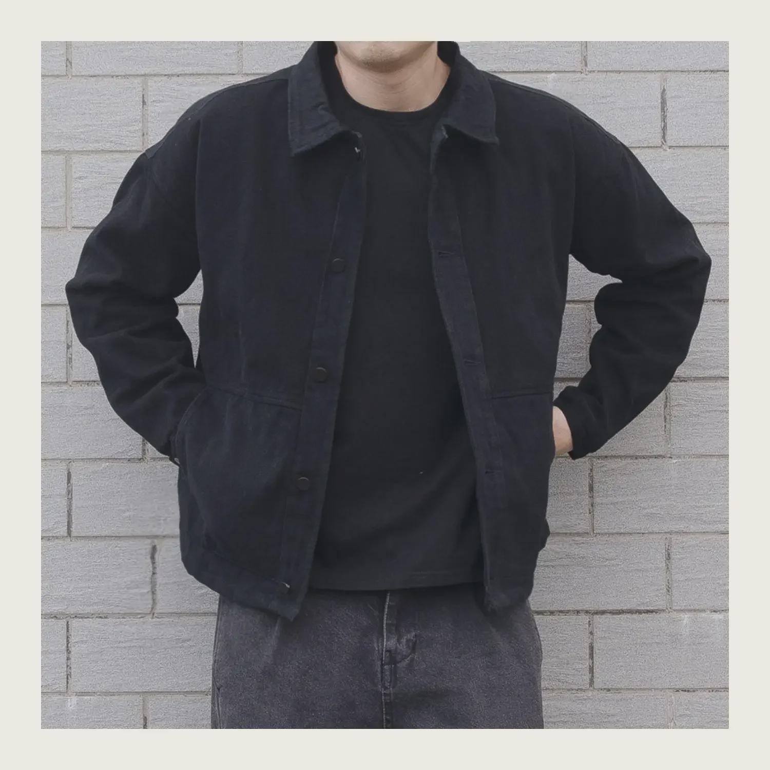 

Мужская черная джинсовая куртка — корейский стиль, модная, универсальная, простая, свободного кроя для подростков и студентов M