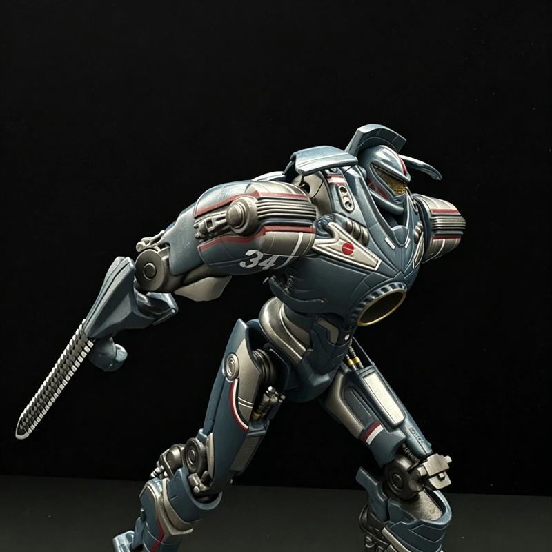 Robot de Science-Fiction Gipsy Danger 20cm Figurine d'Action Éclairée par LED Galvanisée Multiples Accessoires Modèle Méca Jouet Collection Cadeaux