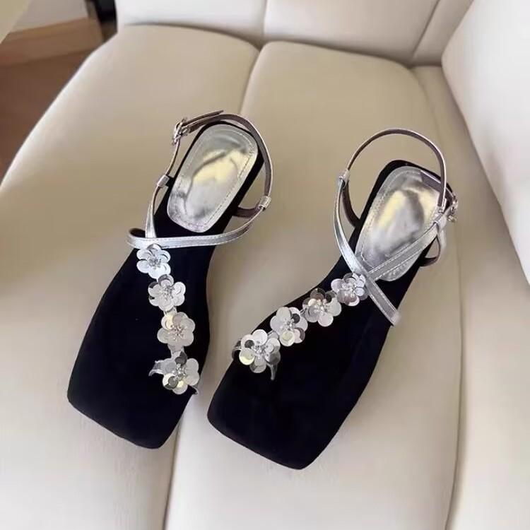 One word with flowers square head temperament fashion sandals women's simple exquisite Roman shoes