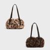 Hot Girl Leopard Plush Underarm Bag Women Large Capacity Soft Pillow Bag Ladies Fashion Commute Versatile Shoulder Bag Chic 2025
