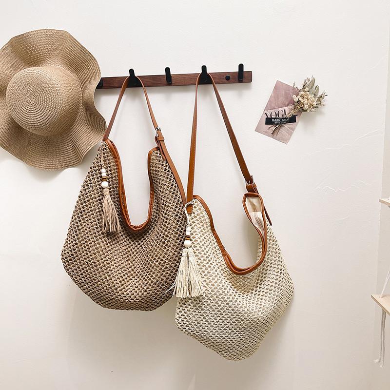 Vintage Woven Bag With Large Capacity For Beach And Vacation Use
