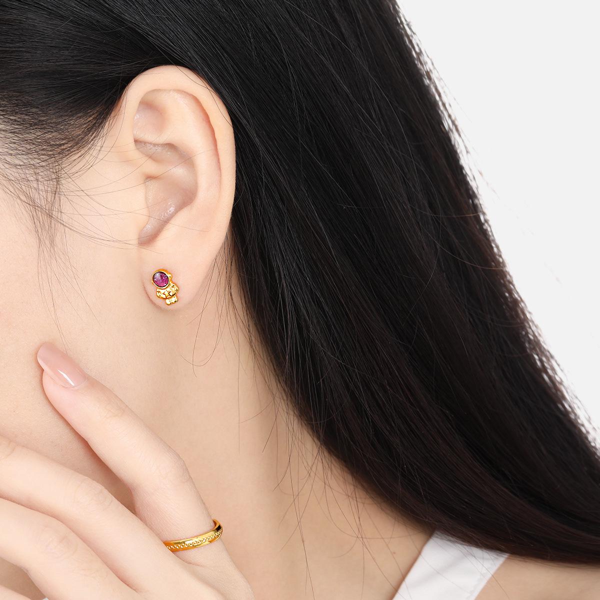 

Корейские минималистичные милые серьги-пусеты для хряща в виде космонавта - Позолоченная титановая сталь