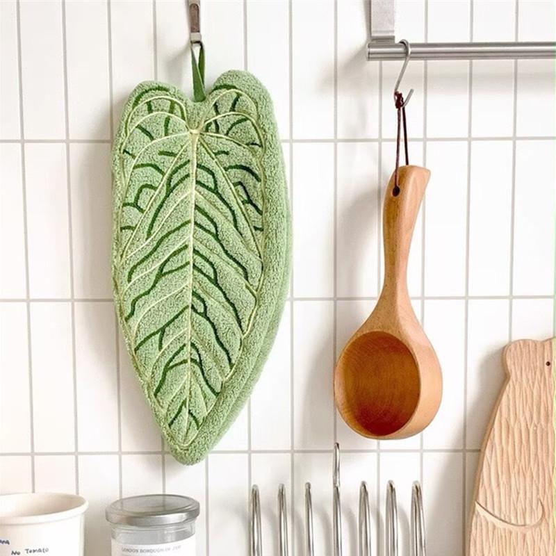 

1Pc 15x25cm Coral Fleece Leaf Towel Creative Plant Leaf Hanging Handkerchief Kitchen Bathroom Absorbent Hand Towel 24x17cm світло-зелений колір