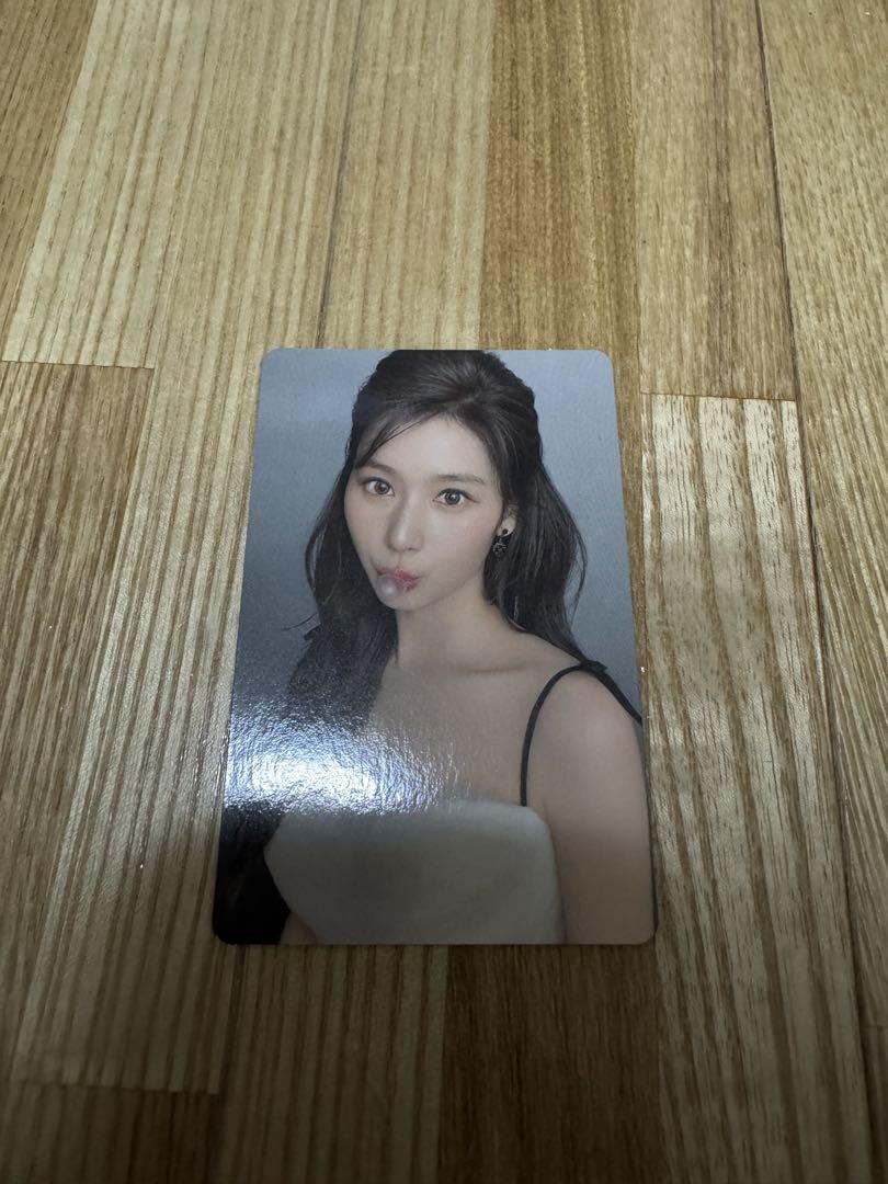 

[USED] TWICE Misamo MISAMO First Press Limited Deluxe Edition Bubble Gum Trading Card (Sana)