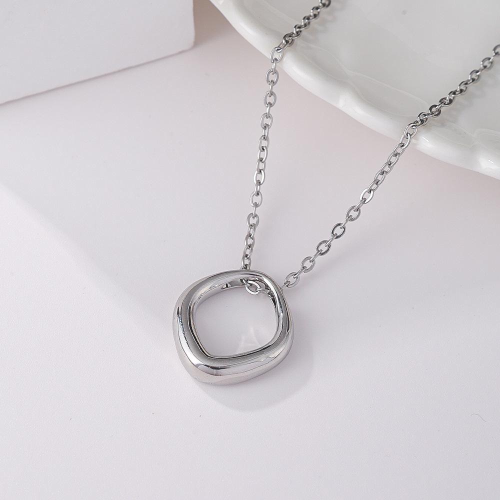 Elegant Titanium Steel Irregular Necklace for Women - Modern, Chic Clavicle Chain with Cool Simple Pendant