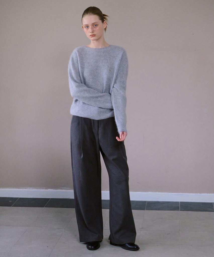 AHWE Brushed Herringbone Single-Pleat Slacks_Charcoal