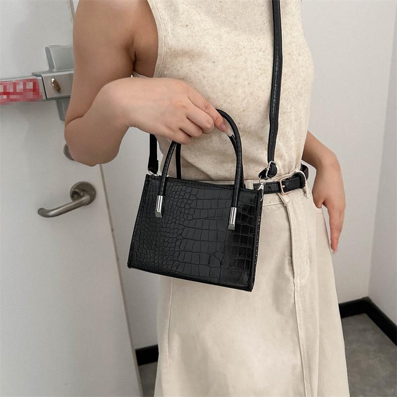 Stylish Summer 2023 Minimalist Shoulder Bag Fashionable Pu Leather Handbag