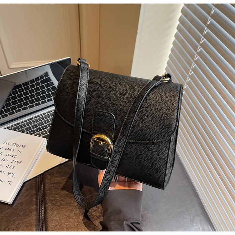 

Simple, Large-capacity, Hand-held, Shoulder Bag, Small Square Bag, Matte, Stylish, Versatile, чёрный