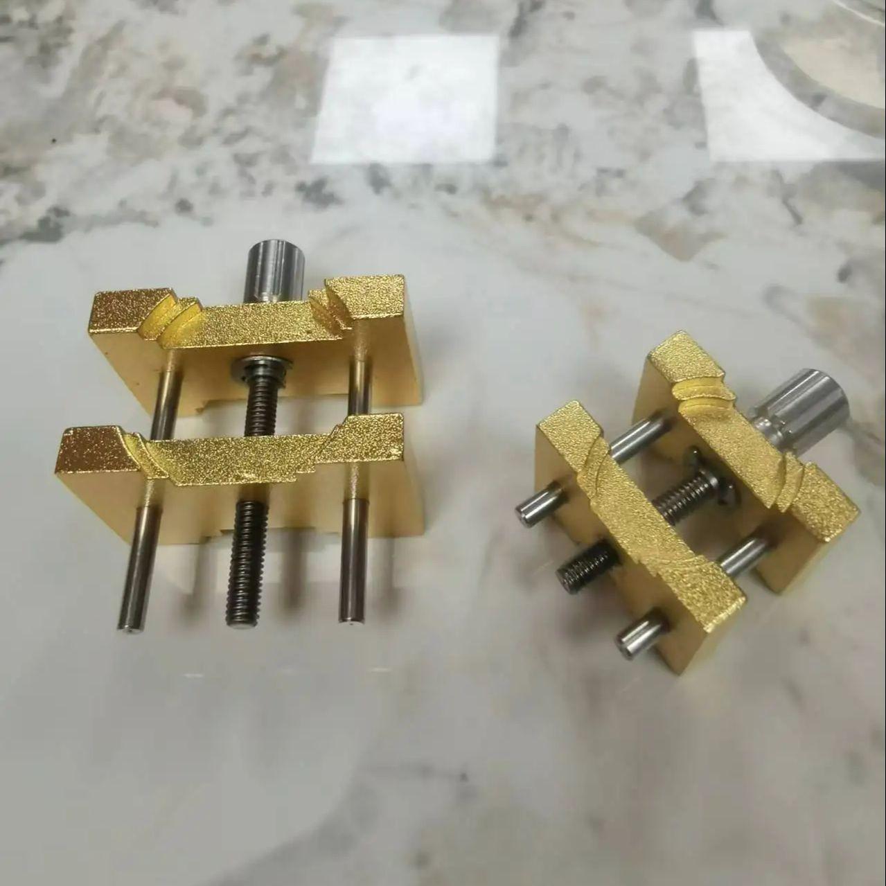 2 шт. Латунный держатель часового механизма Фиксированное основание Многофункциональный для часовщика Зажим для часов Инструменты для ремонта часов