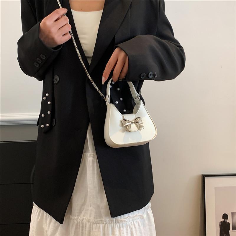 Trendy Single Shoulder Handbag Simple Earphone Bag Korean 2024 New Butterfly Bow Chain Crossbody Bag Women Black