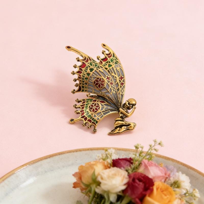 Retro Brooch Butterfly Corsage Pin Jewellery Piece For Women And Men Lightweight Alloy Chest Decoration Gift