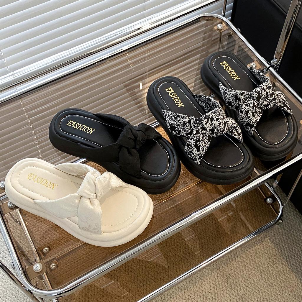 Fashion Slippers Women Summer Luxury Slides Sliders Shoes Pantofle Shale Female Beach Platform Designer Rubber 2025 Sabot Fashion