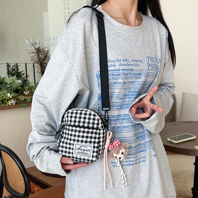 2025 New Mobile Phone Bag Trendy Messenger Women's Bag Student Korean Version Simple Plaid Small Satchel Mini Small Bag