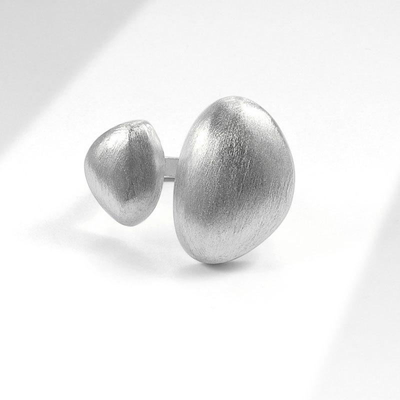 Double Oval Irregular Curved Ring Smooth Brushed Finish Minimalist Fashion Jewelry Band For Women