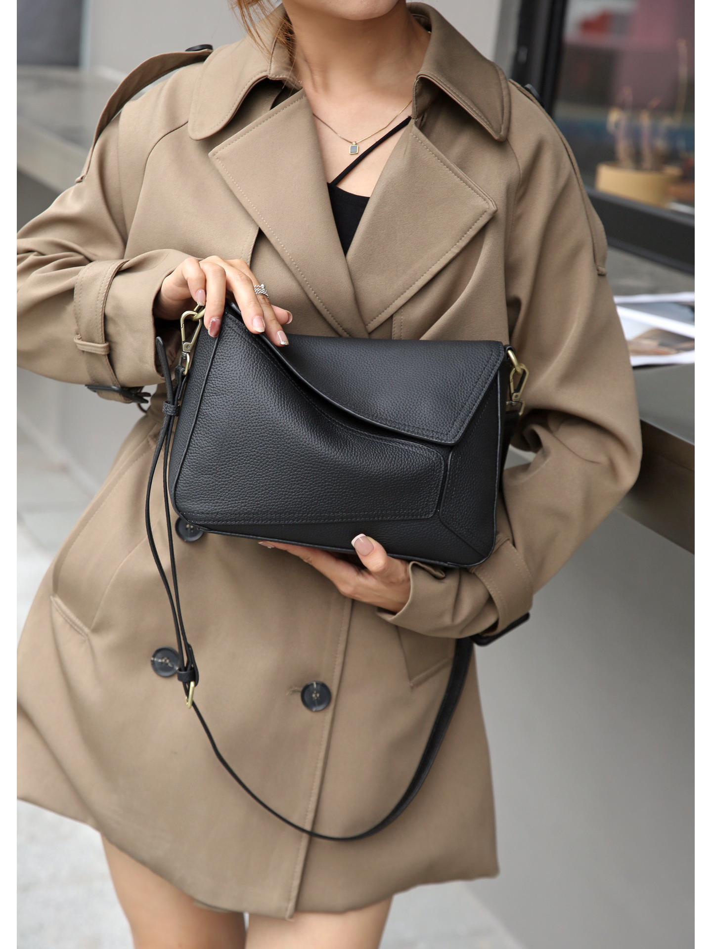 

2024 Женская сумка через плечо и сумка-мессенджер из кожи с геометрическим узором