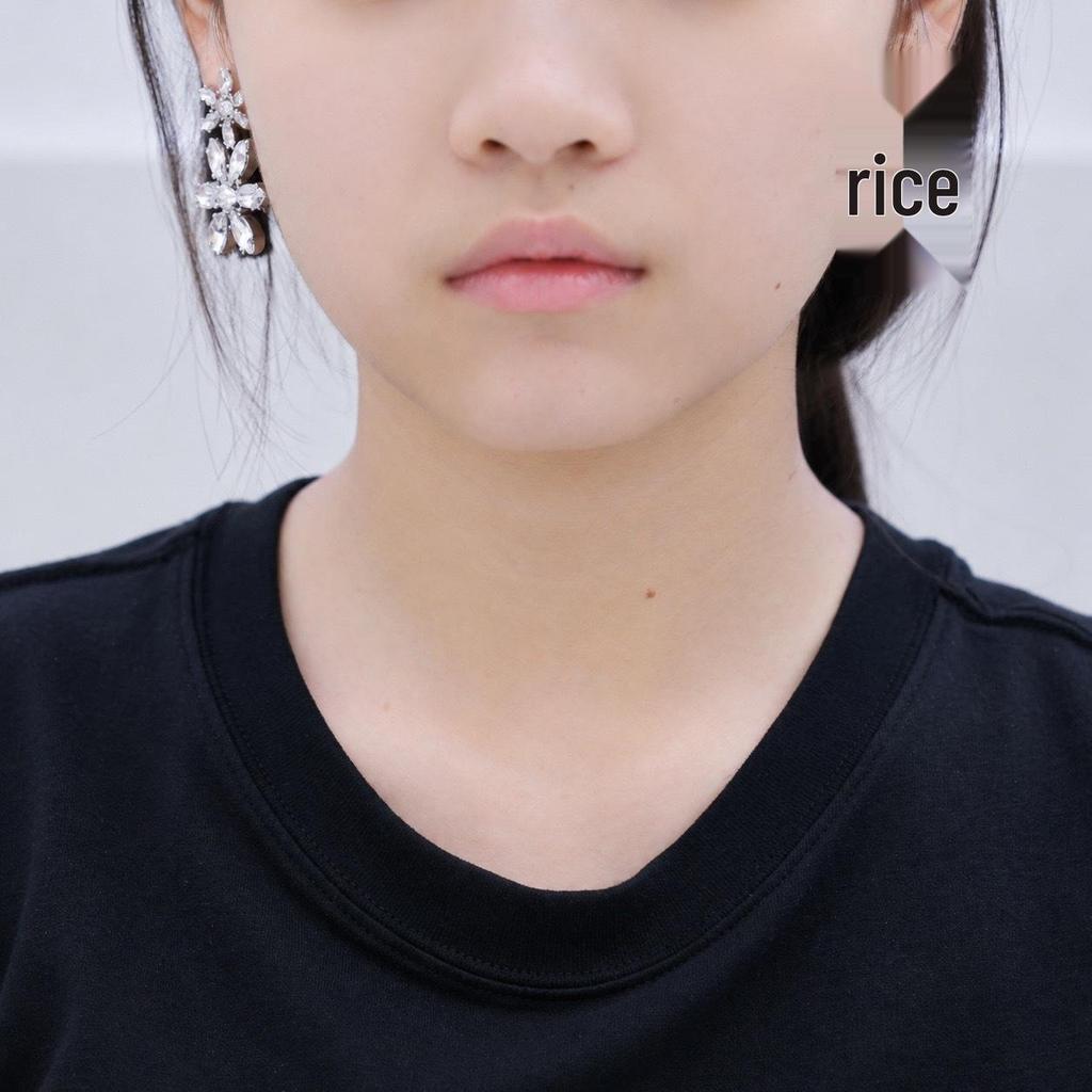 High-End Crystal Flower Stud Earrings: Elegant, Luxurious, Versatile for Any Occasion