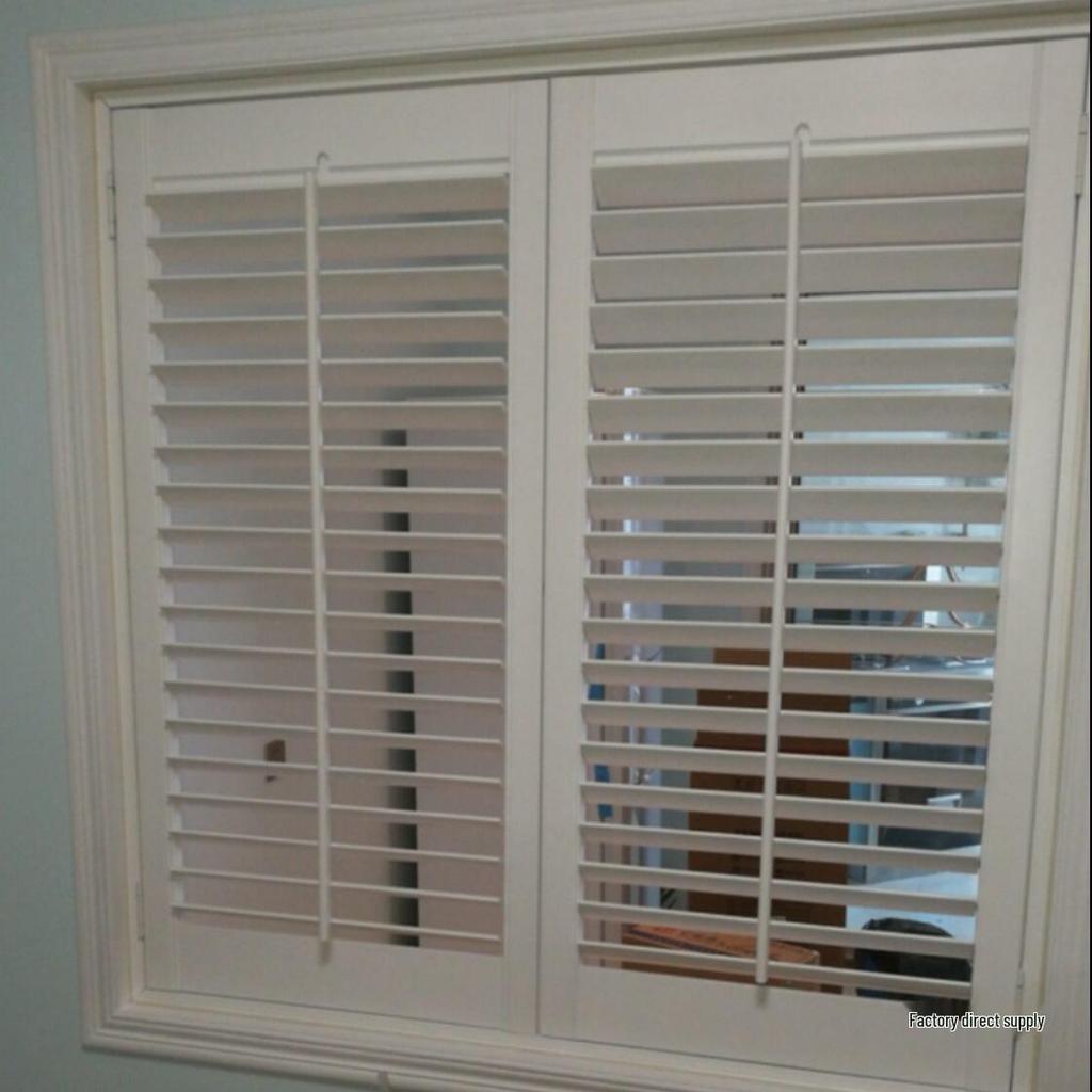 Operable Folding Louvered Door with Solid Wood Blinds