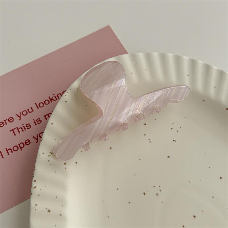 Korean Chic: High-End Black Gradient Shark Hair Clip 2023