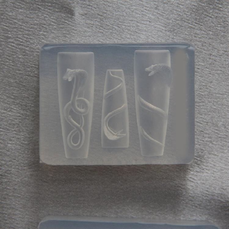 Multipurpose Silicone Mould for Snake Nail Art Easy to Use and Remove Suitable Portable for All Nail Shapes and Lengths