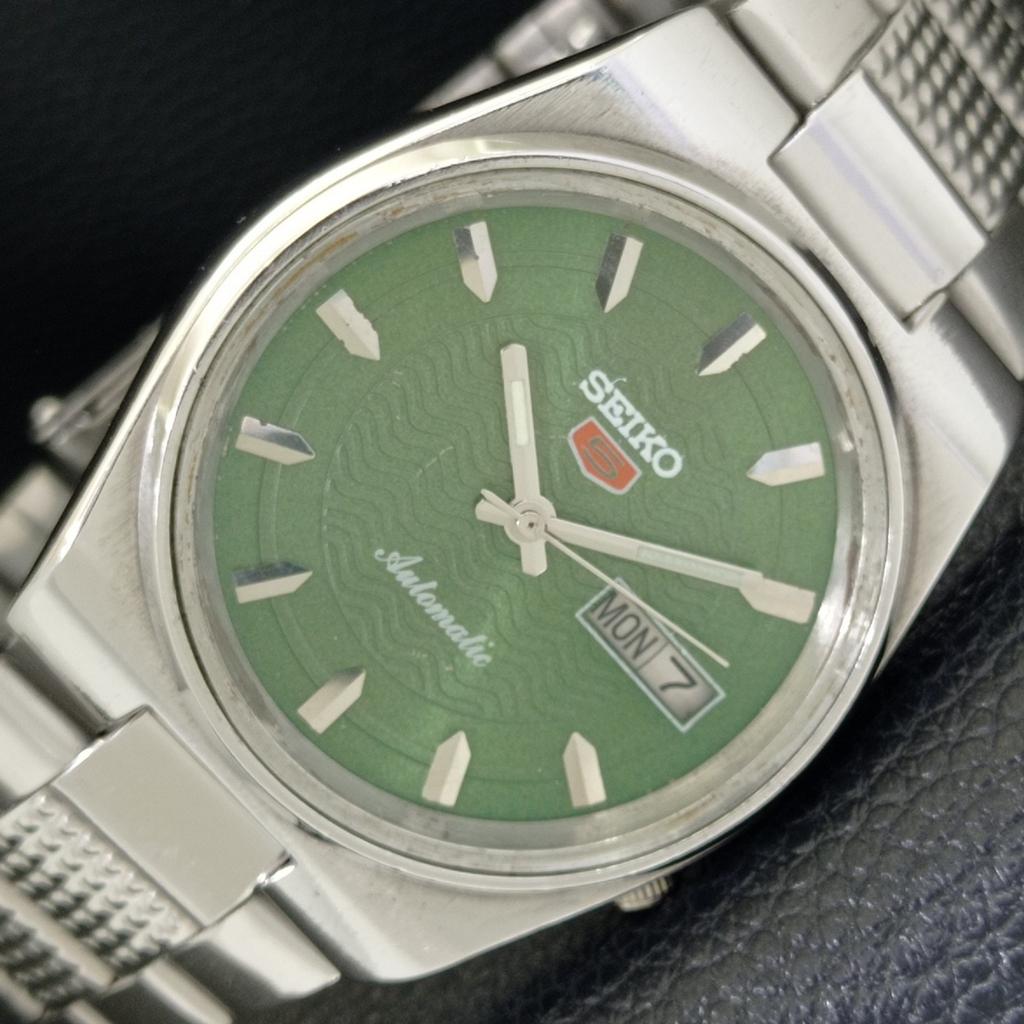 GENUINE VINTAGE SEIKO 5 AUTOMATIC 7019A JAPAN MENS GREEN DIAL WATCH a701592-5 R206b-a701592