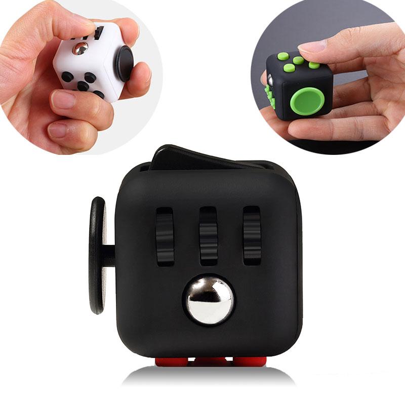 Fidget Cube Stress Angst Druckentlastendes Spielzeug Ideal für Erwachsene und Kinder [Geschenkidee] [Entspannendes Spielzeug] [Stressabbau] [Weiches Material]