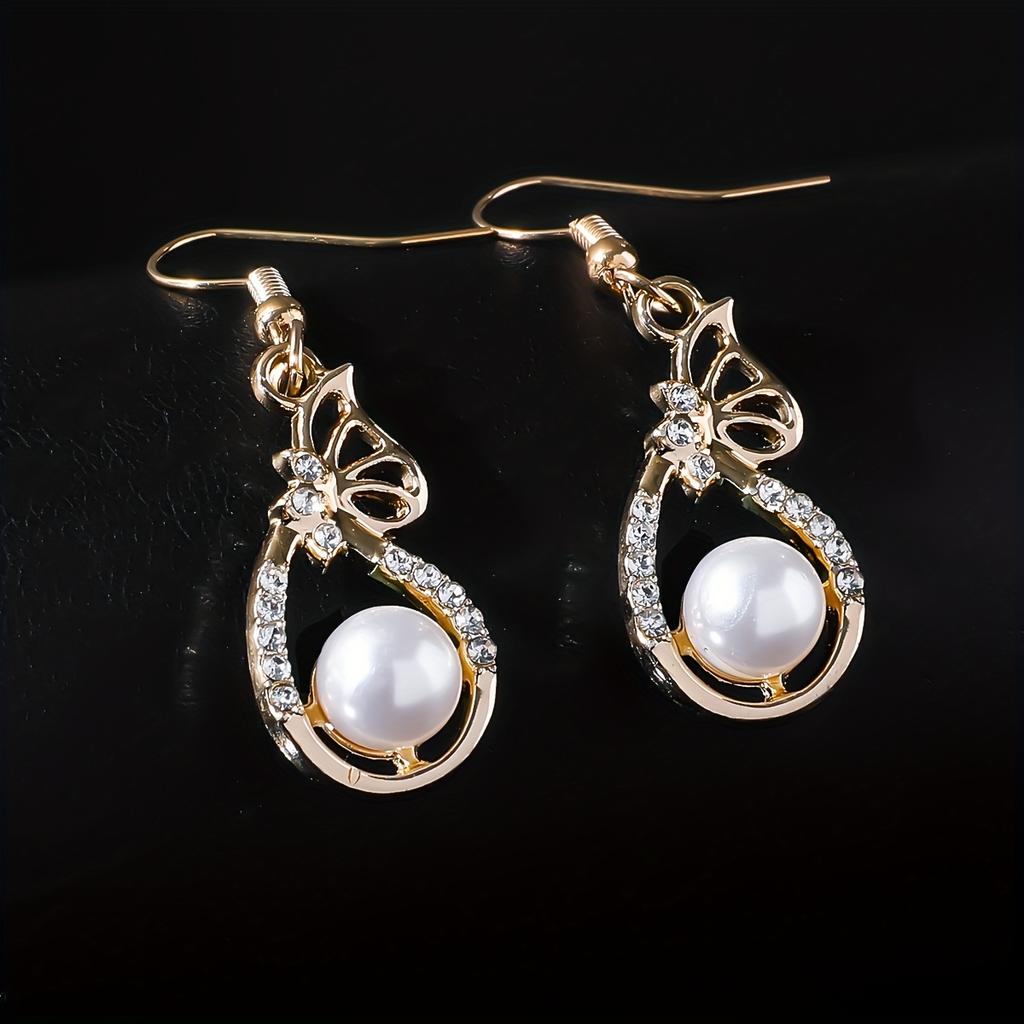 4Fashionable faux pearl pendant necklace and faux pearl earrings elegant bracelet gift set suitable for women's birthdays, Christmas, and New Year