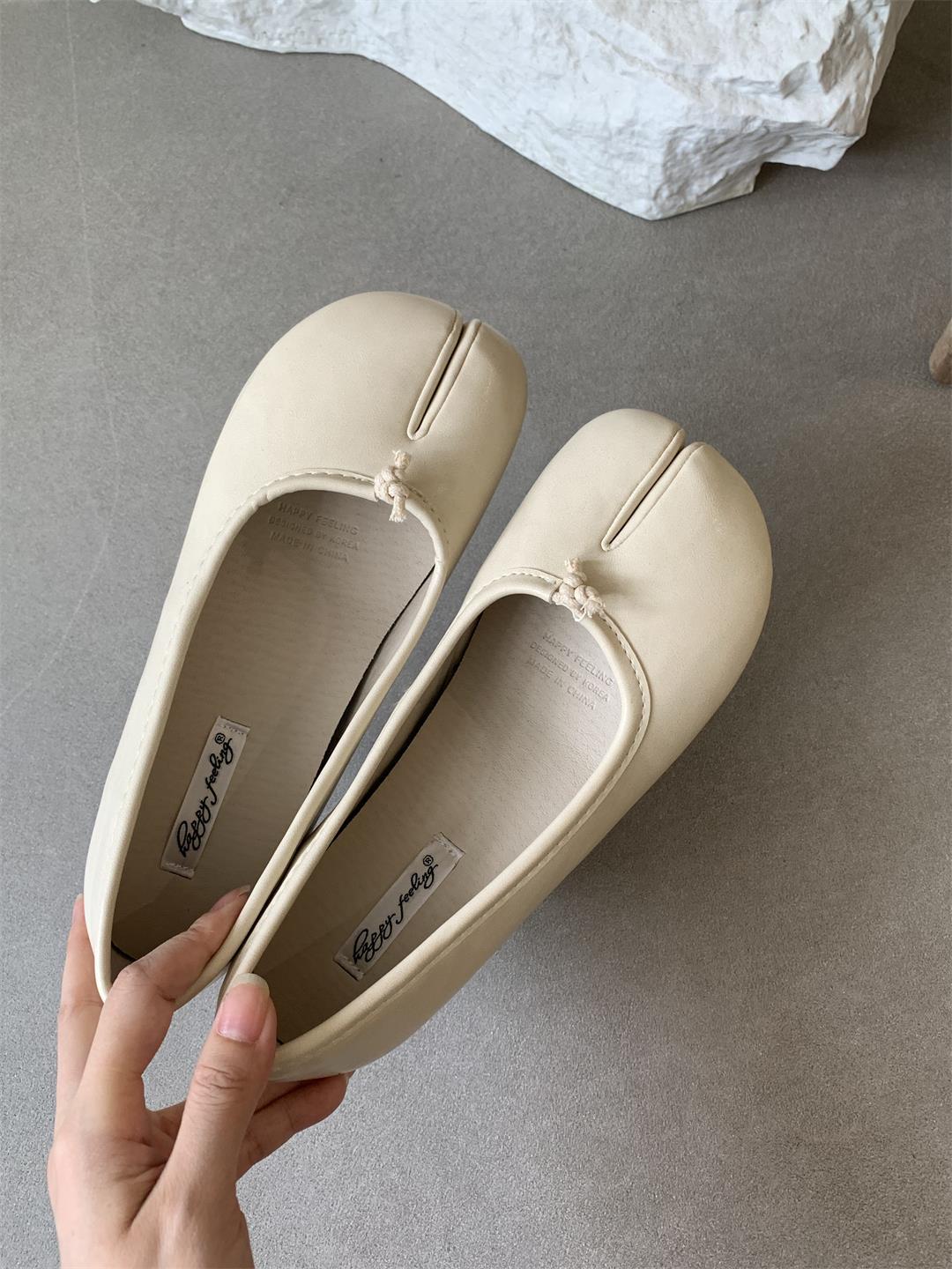 Женские балетки из мягкой кожи с раздельным носком и толстой подошвой высотой 5 см веснаосень 2024 г Size 39 2860₽