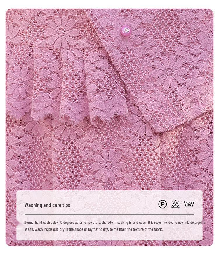 Elegantní a osvěžující krajkové šaty pro ženy středního věku