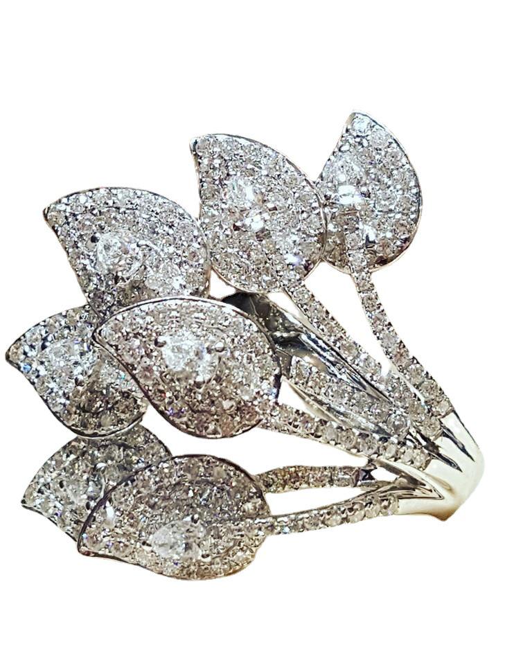 Creative Leaf Zircon Ring: European & American Fashion Micro-Inlaid Engagement Banquet Ring