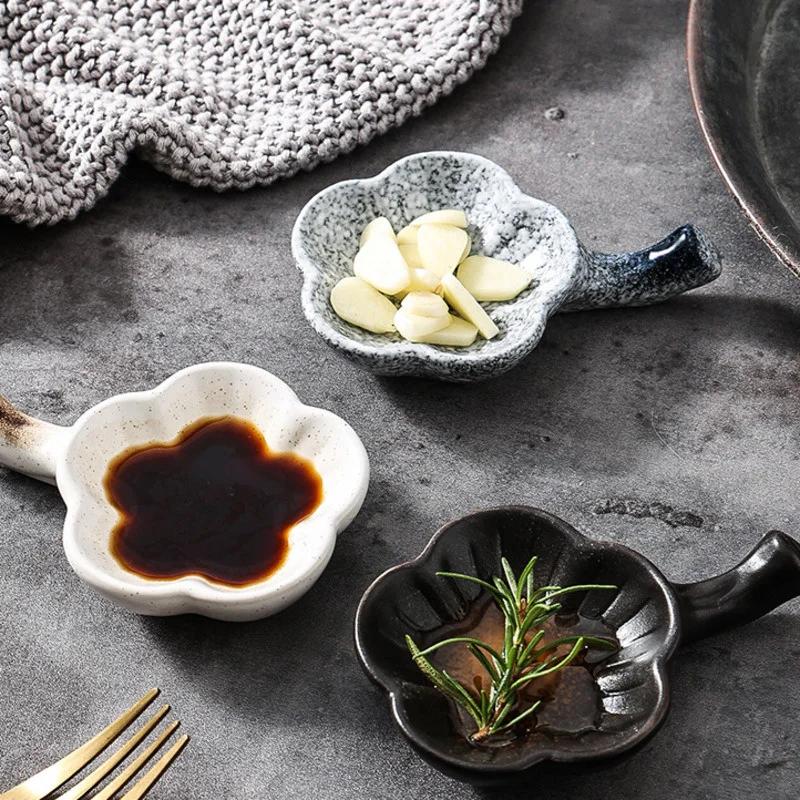 Japanese Sauce Dish Tableware  Ceramics Seasoning Small Dish Flower Shape Saucer Retro Seasoning Plate With Handle Sushi Plates
