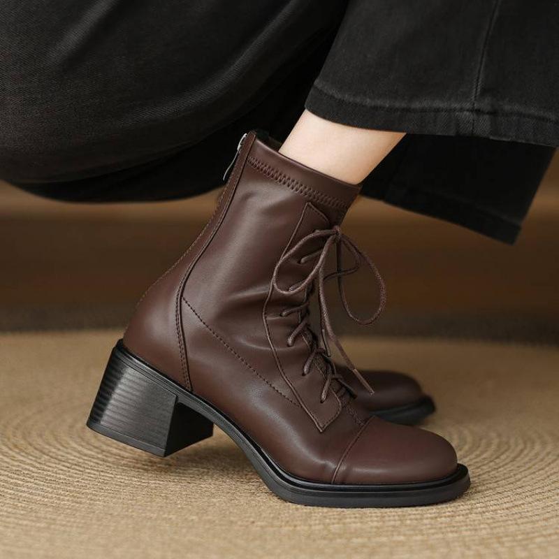 Korean Version of Medium Heel Large Size Martin Boots Women's Comfortable Rear Zipper Solid Color Square Heel Autumn and Winter New Rubber So