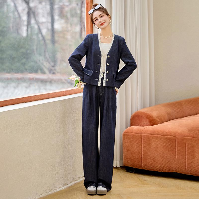 

2025 Spring Fashion: Chic Cardigan and Wide-Leg Pants Set for a Youthful Look - AH2650 M (105-115 jin)