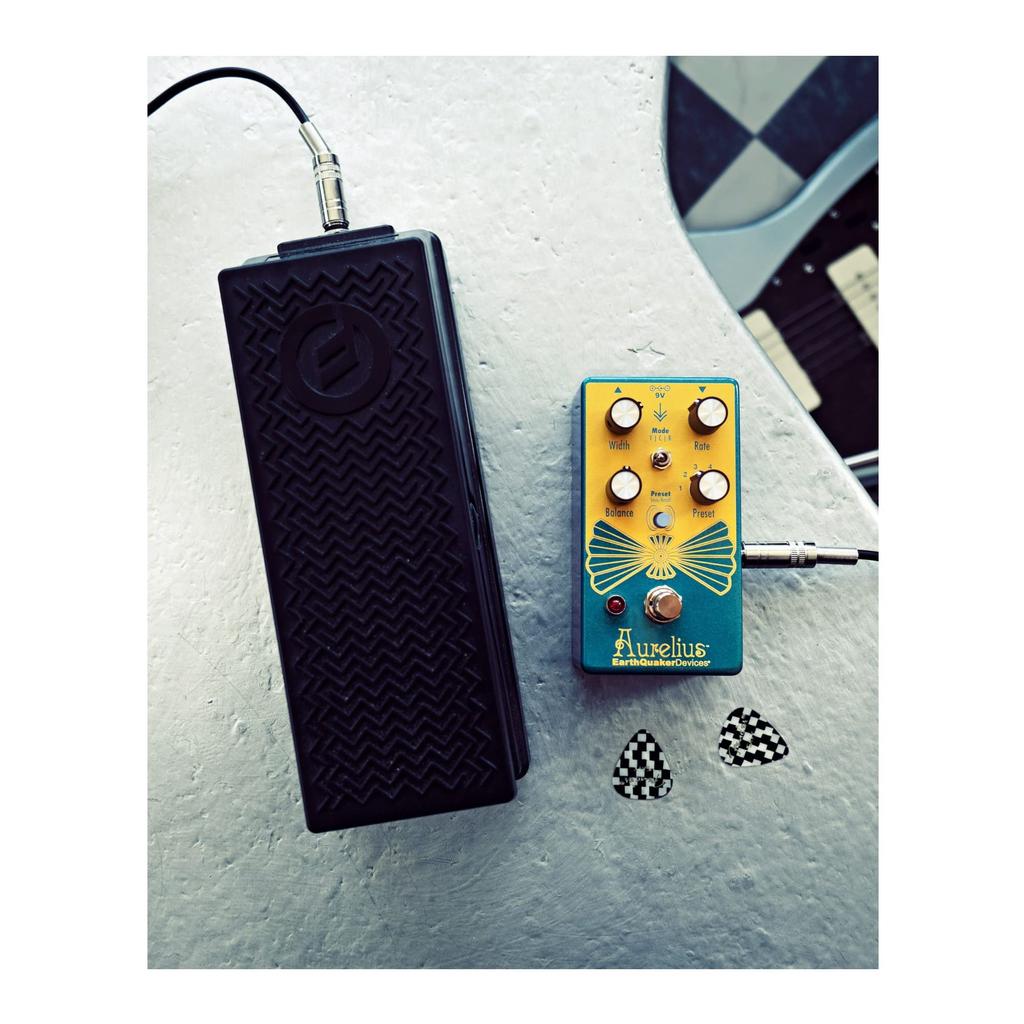 Earthquaker Devices Aurelius Chorus Yellow Green Tri-Voice
