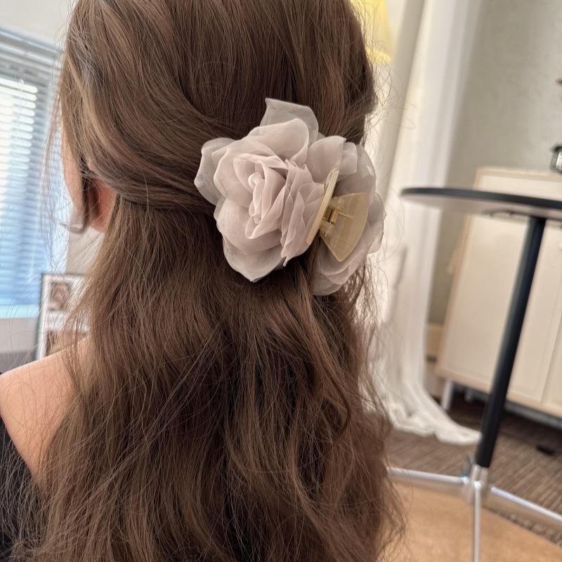Elegant and gentle rose floral mesh double-sided hair clip with a high-end, fashionable hair accessory for women