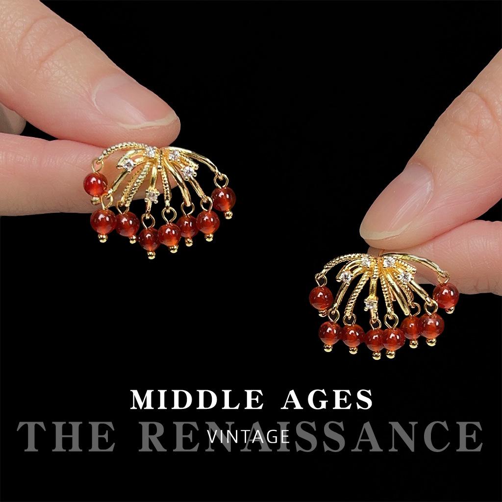 

Vintage medieval agate fireworks zircon earrings French handmade beaded light luxury fringed earrings