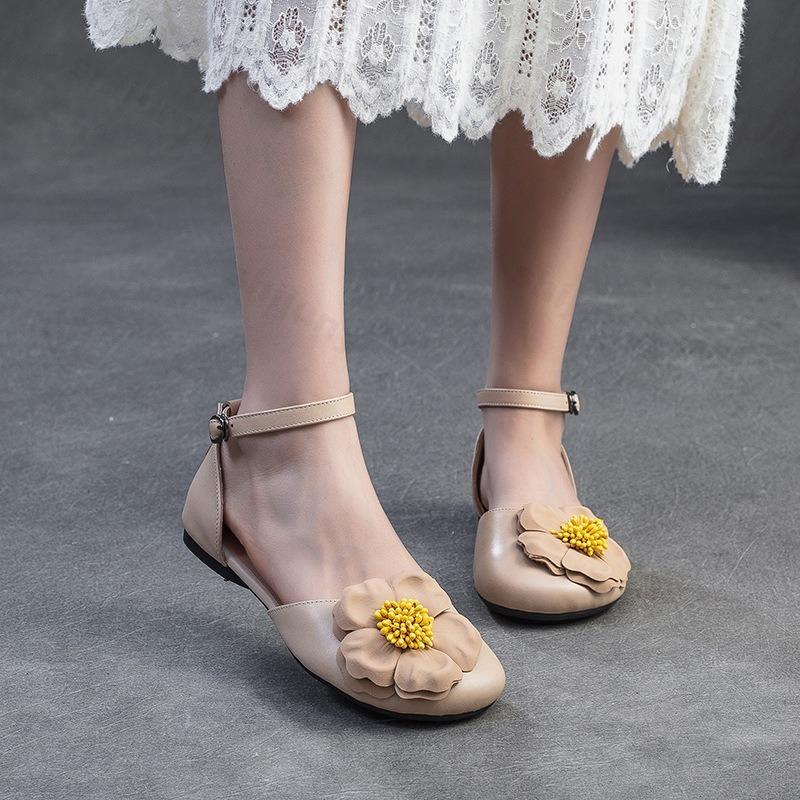 Fashion 2025 Summer New Elegant Flower Design Casual Flat Sandals for Women Retro Fashion Comfortable Versatile Flats Lightweight Pumps