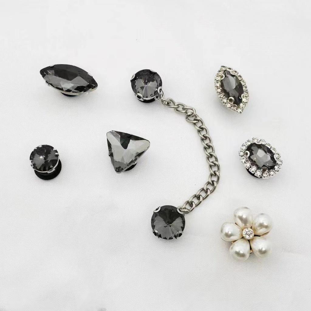 

Black gray Crystal shoe flower pearl Diamond Shoe Buckle Decoration for hole shoe Accessories girls Party Gift can wholesale
