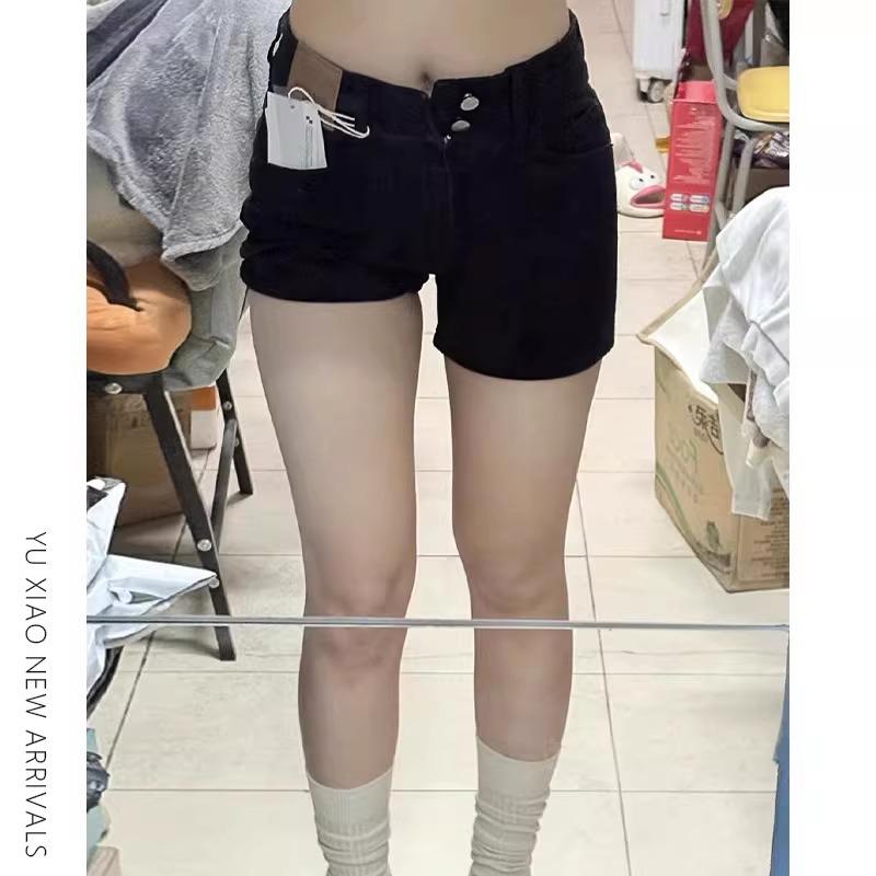 High-Waist Plus Size A-Line Denim Shorts for Pear-Shaped Women - Summer Slimming Loose Fit